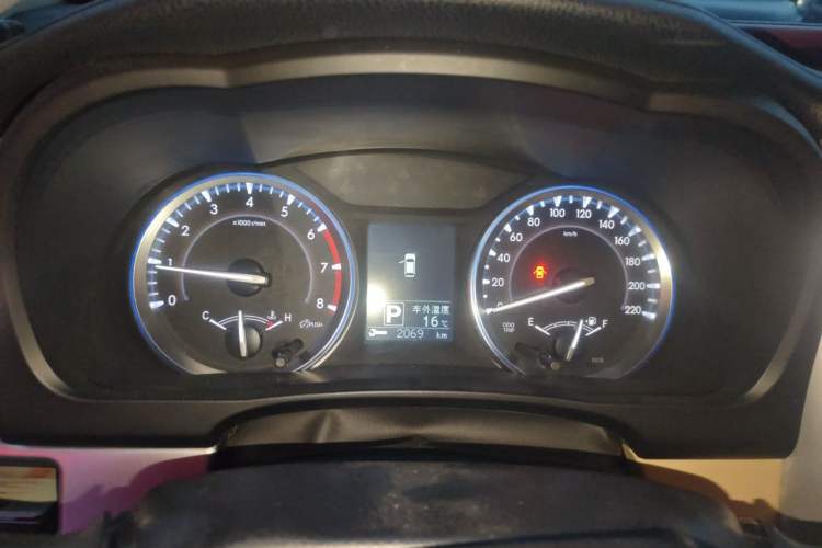 Used Toyota Highlander 2015 2.0T Four-Wheel Drive Luxury Edition 7-Seater Instrument Cluster