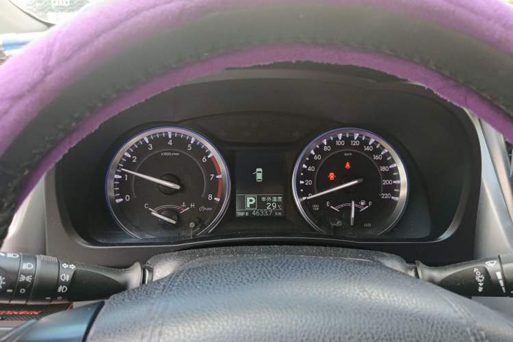 Used Toyota Highlander 2015 2.0T Four-Wheel Drive Luxury Edition 7-Seater Instrument Cluster