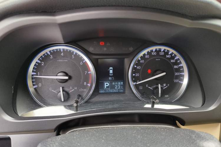 Used Toyota Highlander 2015 2.0T Four-Wheel Drive Luxury Edition 7-Seater Instrument Cluster