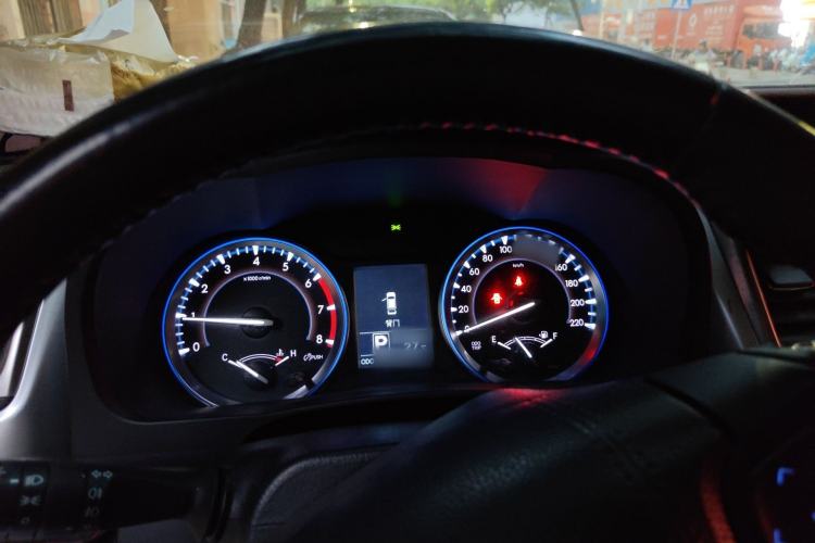 Used Toyota Highlander 2015 2.0T Four-Wheel Drive Luxury Edition 7-Seater Instrument Cluster