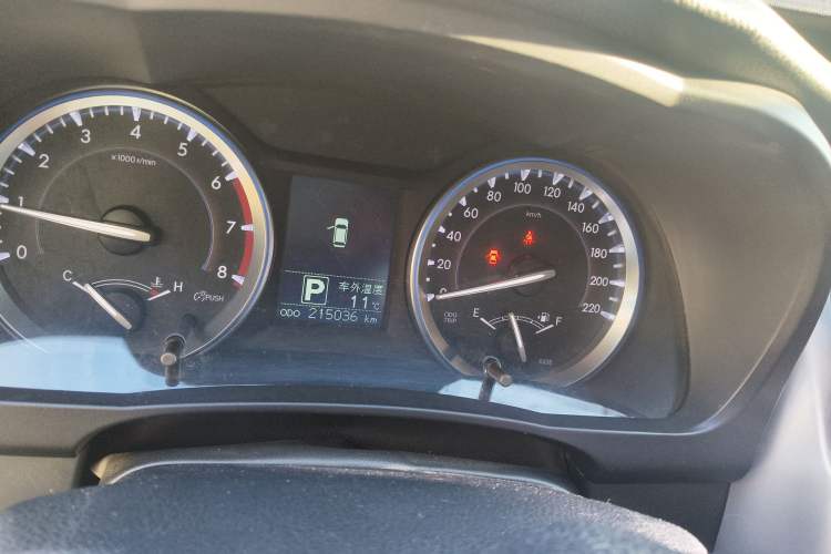 Used Toyota Highlander 2015 2.0T Four-Wheel Drive Luxury Edition 7-Seater Instrument Cluster