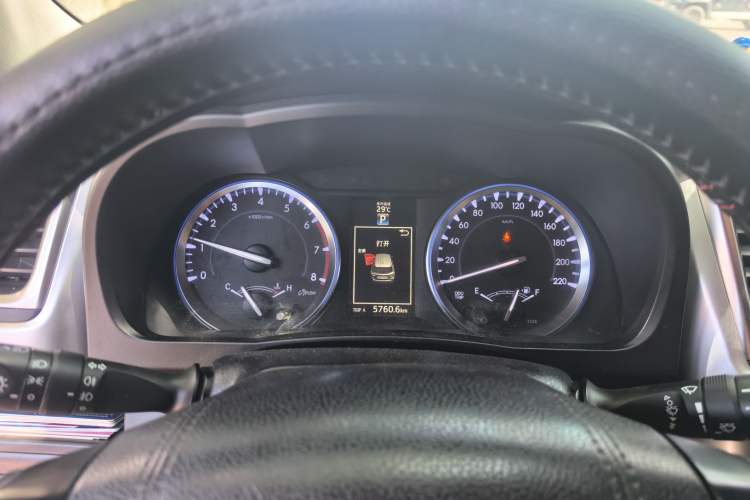 Used Toyota Highlander 2015 2.0T Four-Wheel Drive Luxury Edition 7-Seater Instrument Cluster