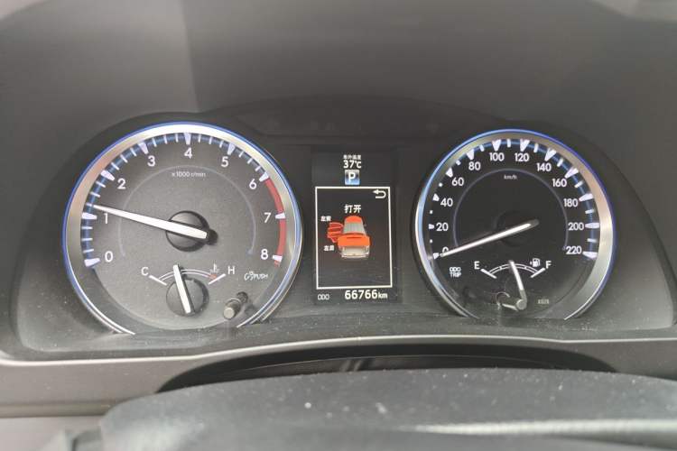 Used Toyota Highlander 2015 2.0T Four-Wheel Drive Ultimate Edition 7-Seater Instrument Cluster