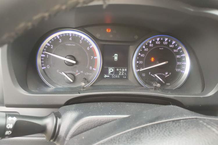 Used Toyota Highlander 2015 2.0T Four-Wheel Drive Luxury Edition 7-Seater Instrument Cluster