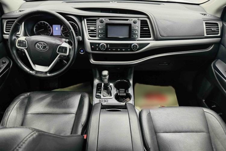 Used Toyota Highlander 2015 2.0T Four-Wheel Drive Luxury Edition 7-Seater Interior 2