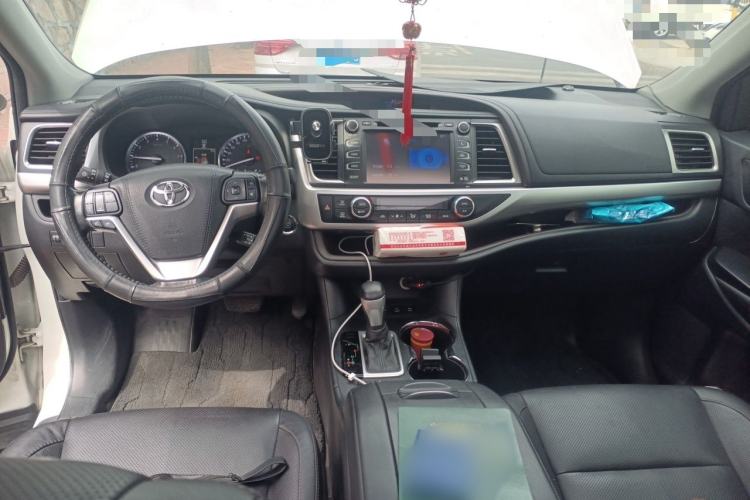 Used Toyota Highlander 2015 2.0T Four-Wheel Drive Luxury Edition 7-Seater Interior 2
