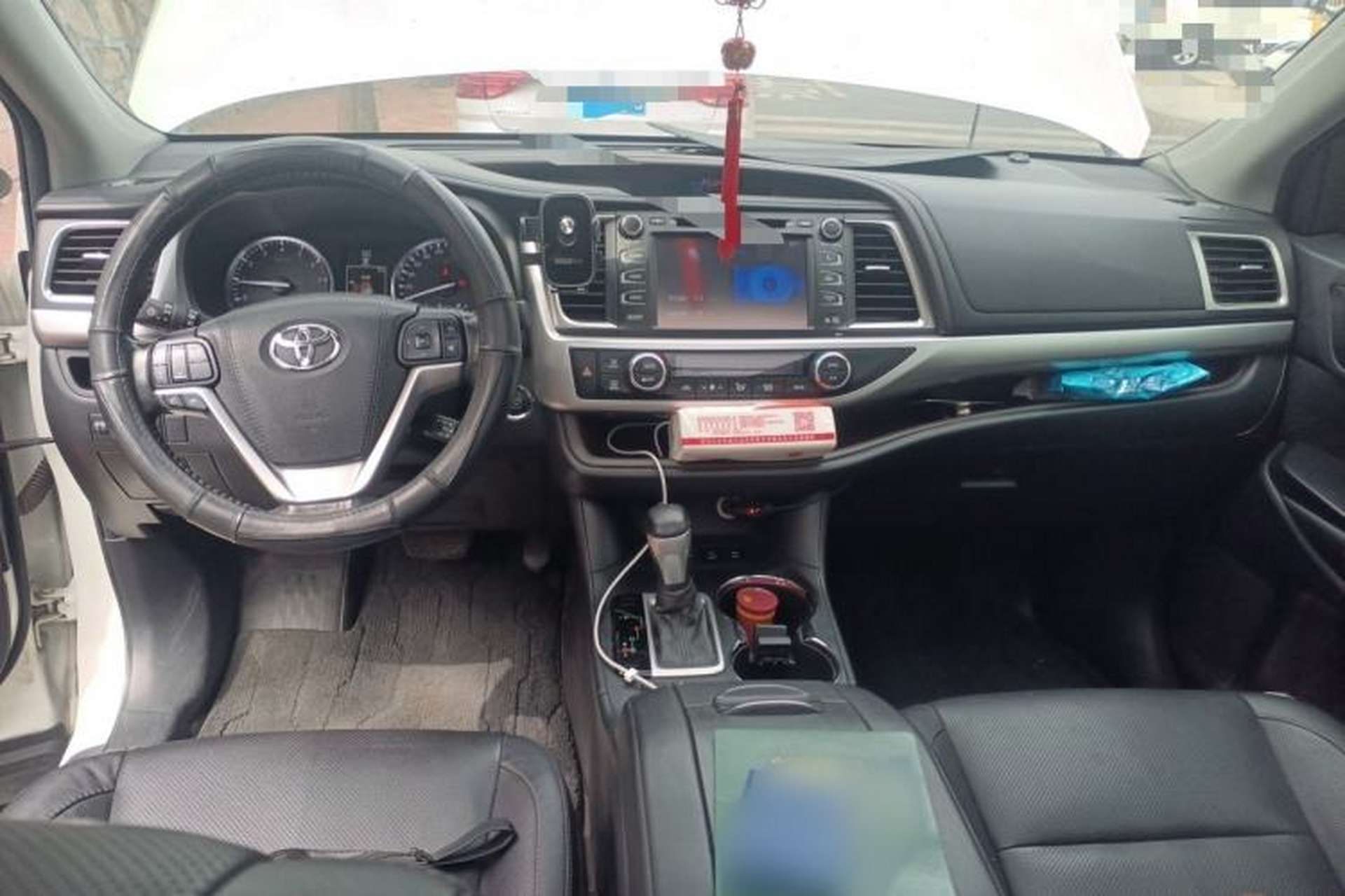 Used Toyota Highlander 2015 2.0T Four-Wheel Drive Luxury Edition 7-Seater Interior 2