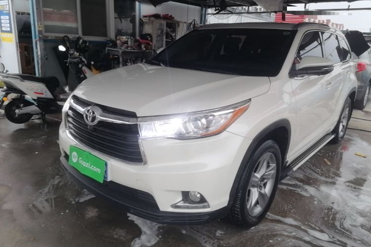 Used Toyota Highlander 2015 2.0T Two-Wheel Drive Luxury Edition 7 Seats Guazi used car, China used car export, Used car for sale, Used  cars, Cheapest cars for sale
