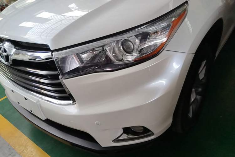 Used Toyota Highlander 2015 2.0T Two-Wheel Drive Luxury Edition 7 Seats Left Front Headlight