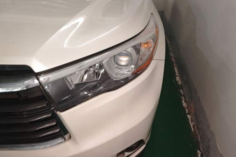 Used Toyota Highlander 2015 2.0T Two-Wheel Drive Luxury Edition 7 Seats Left Front Headlight