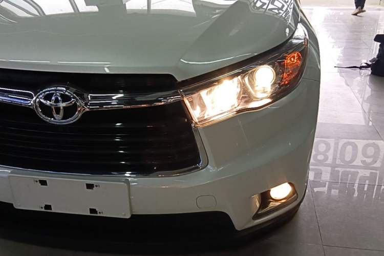 Used Toyota Highlander 2015 2.0T Four-Wheel Drive Luxury Edition 7-Seater Left Front Headlight