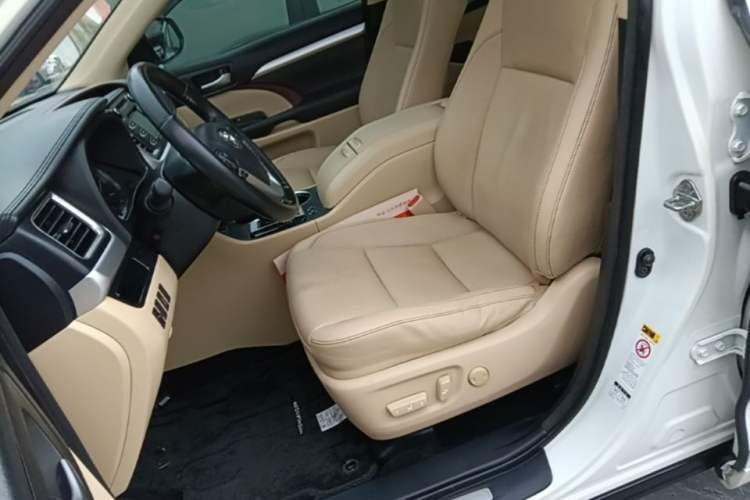 Used Toyota Highlander 2015 2.0T Four-Wheel Drive Luxury Edition 7-Seater Left Front Seat