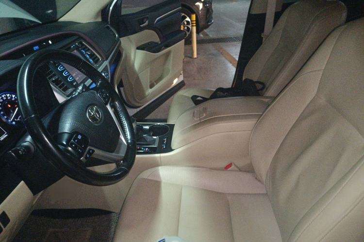 Used Toyota Highlander 2015 2.0T Four-Wheel Drive Ultimate Edition 7-Seater Left Front Seat