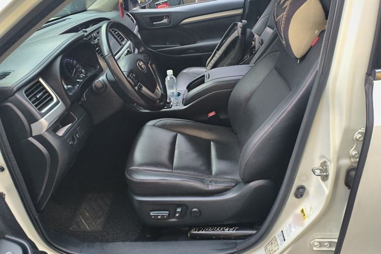 Used Toyota Highlander 2015 2.0T Four-Wheel Drive Luxury Navigation Version with 7 Seats Left Front Seat