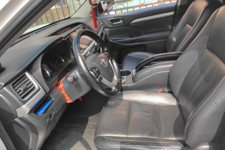 Used Toyota Highlander 2015 2.0T Four-Wheel Drive Luxury Edition 7-Seater Left Front Seat