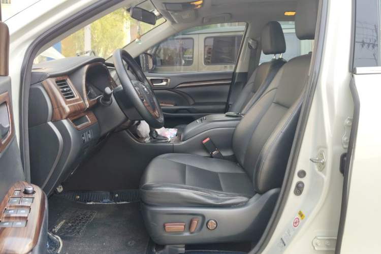 Used Toyota Highlander 2015 2.0T Four-Wheel Drive Luxury Edition 7-Seater Left Front Seat