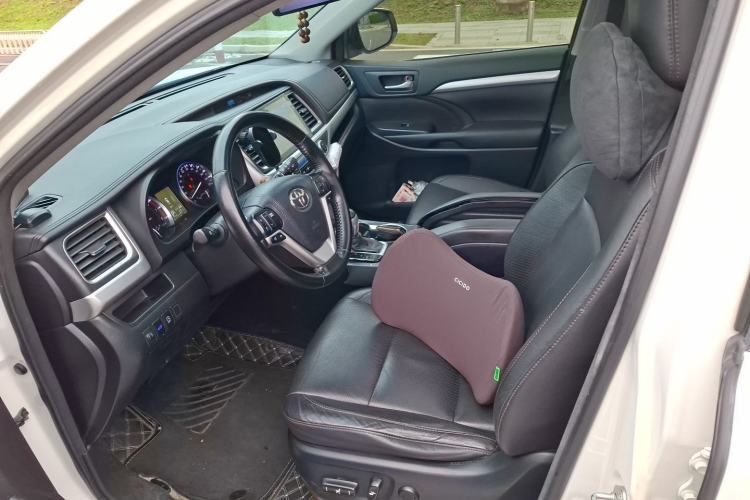 Used Toyota Highlander 2015 2.0T Two-Wheel Drive Luxury Edition 7 Seats Left Front Seat