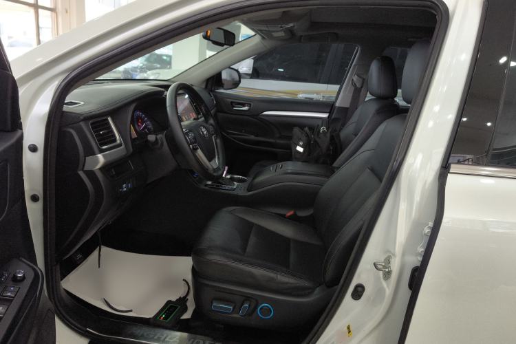 Used Toyota Highlander 2015 2.0T Four-Wheel Drive Luxury Edition 7-Seater Left Front Seat