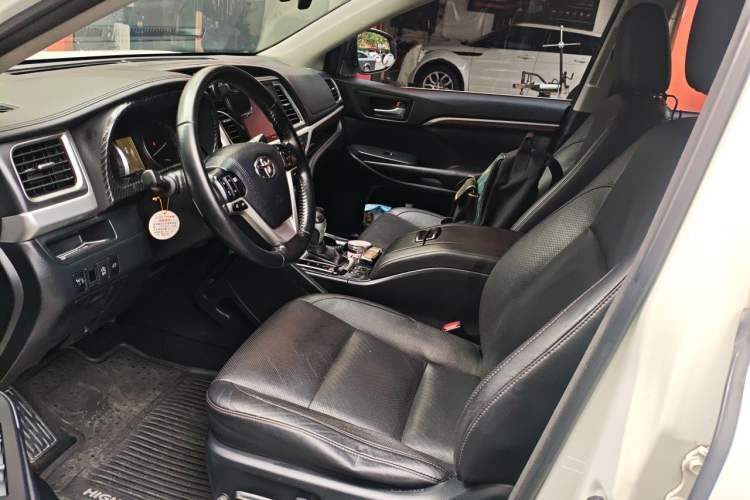Used Toyota Highlander 2015 2.0T Four-Wheel Drive Luxury Edition 7-Seater Left Front Seat