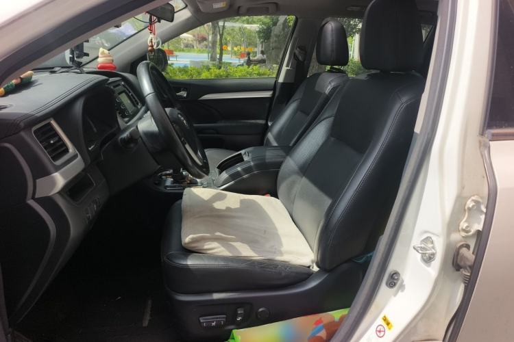 Used Toyota Highlander 2015 2.0T Two-Wheel Drive Luxury Edition 7 Seats Left Front Seat