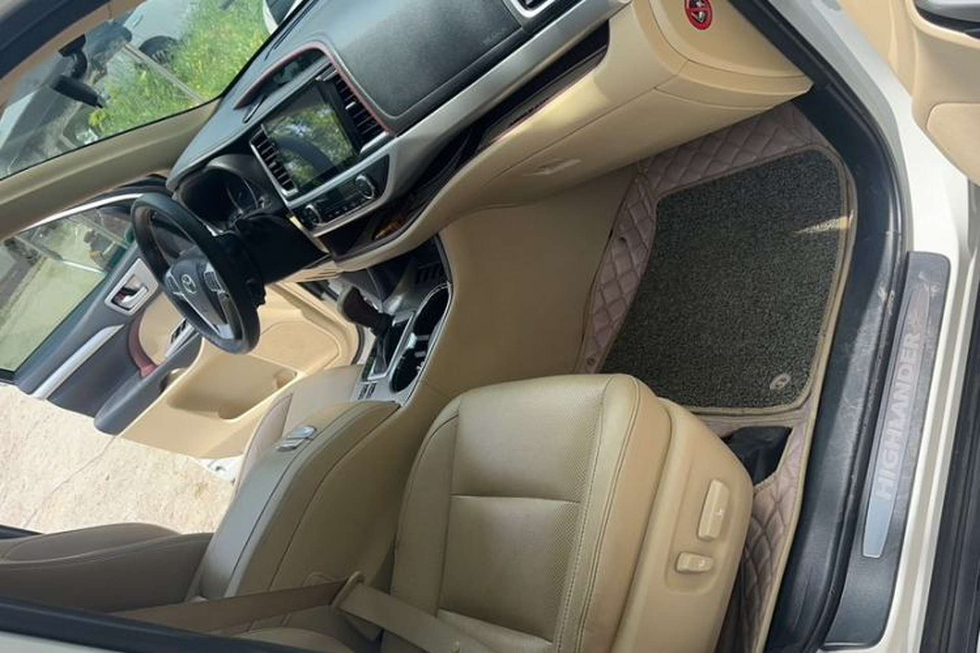Used Toyota Highlander 2015 2.0T Four-Wheel Drive Luxury Edition 7-Seater Left Front Seat