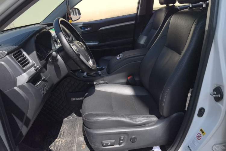 Used Toyota Highlander 2015 2.0T Four-Wheel Drive Luxury Edition 7-Seater Left Front Seat