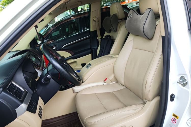 Used Toyota Highlander 2015 2.0T Four-Wheel Drive Ultimate Edition 7-Seater Left Front Seat