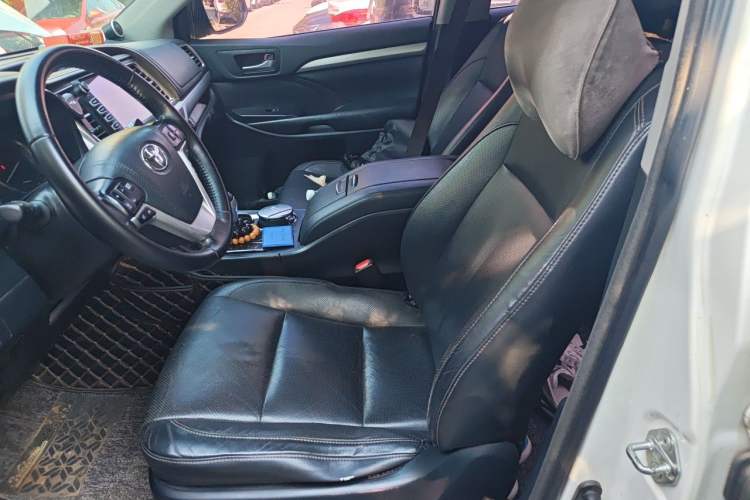 Used Toyota Highlander 2015 2.0T Four-Wheel Drive Luxury Navigation Version with 7 Seats Left Front Seat