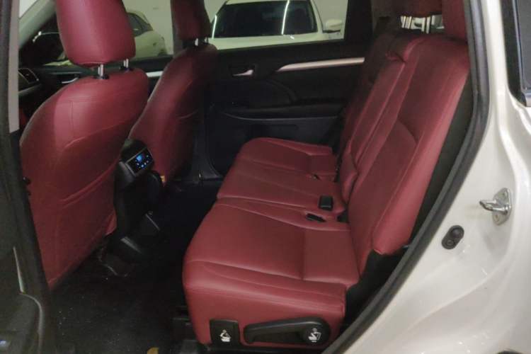 Used Toyota Highlander 2015 2.0T Four-Wheel Drive Luxury Edition 7-Seater Left Rear Seat
