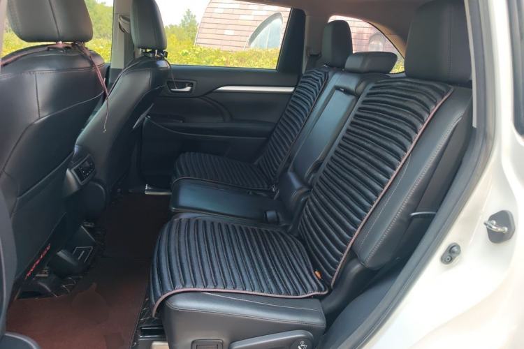 Used Toyota Highlander 2015 2.0T Four-Wheel Drive Luxury Edition 7-Seater Left Rear Seat