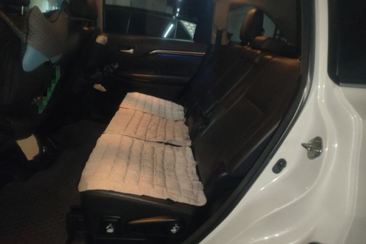 Used Toyota Highlander 2015 2.0T Four-Wheel Drive Ultimate Edition 7-Seater Left Rear Seat