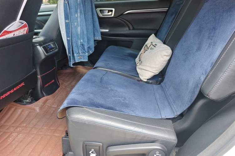 Used Toyota Highlander 2015 2.0T Four-Wheel Drive Ultimate Edition 7-Seater Left Rear Seat