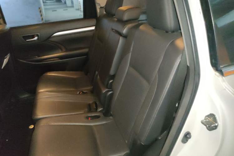 Used Toyota Highlander 2015 2.0T Four-Wheel Drive Luxury Edition 7-Seater Left Rear Seat