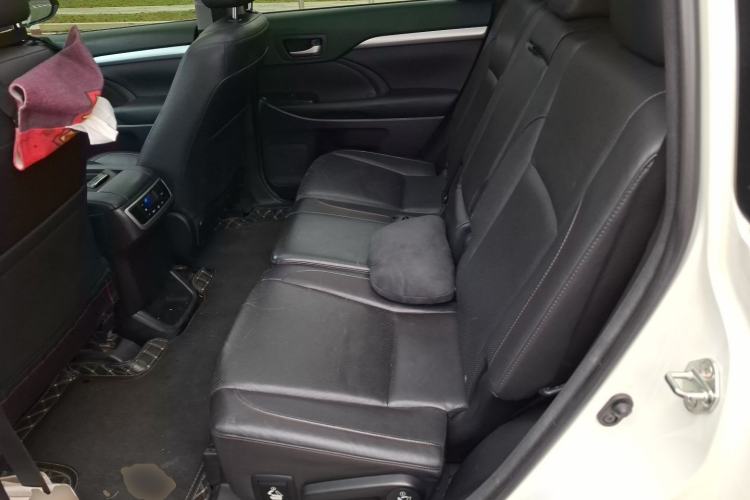 Used Toyota Highlander 2015 2.0T Two-Wheel Drive Luxury Edition 7 Seats Left Rear Seat