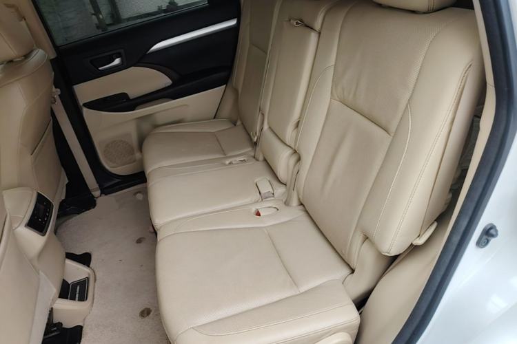 Used Toyota Highlander 2015 2.0T Two-Wheel Drive Luxury Edition 7 Seats Left Rear Seat