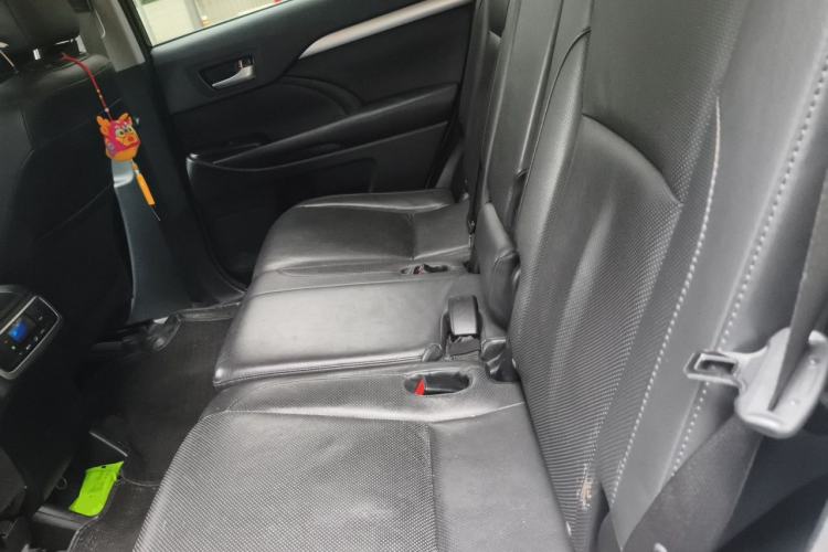 Used Toyota Highlander 2015 2.0T Four-Wheel Drive Luxury Edition 7-Seater Left Rear Seat