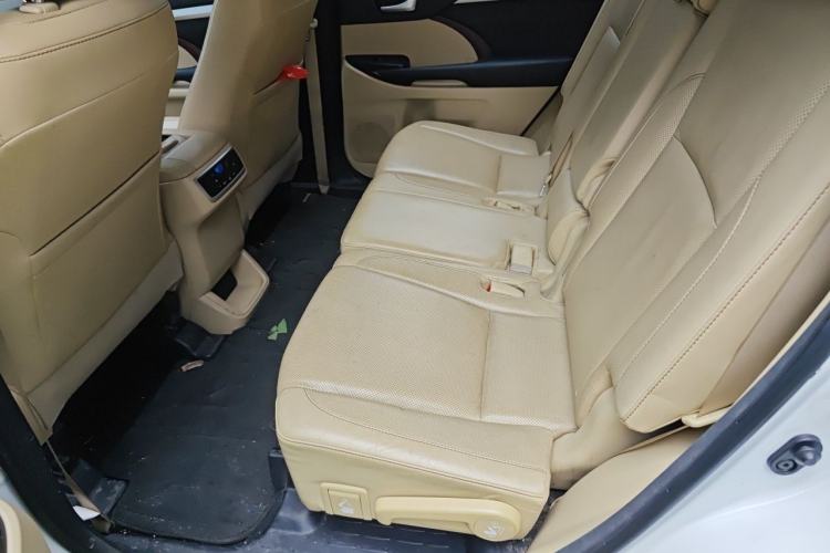 Used Toyota Highlander 2015 2.0T Four-Wheel Drive Luxury Edition 7-Seater Left Rear Seat