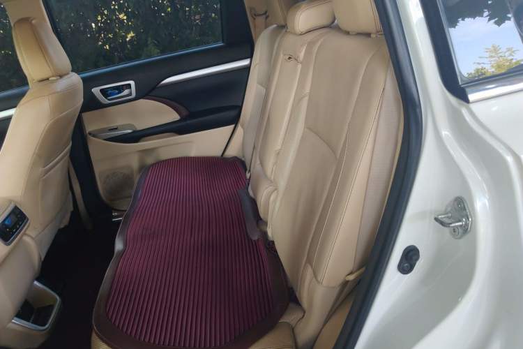 Used Toyota Highlander 2015 2.0T Four-Wheel Drive Luxury Edition 7-Seater Left Rear Seat