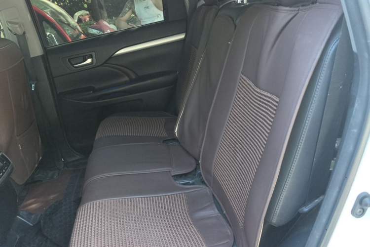 Used Toyota Highlander 2015 2.0T Four-Wheel Drive Luxury Edition 7-Seater Left Rear Seat