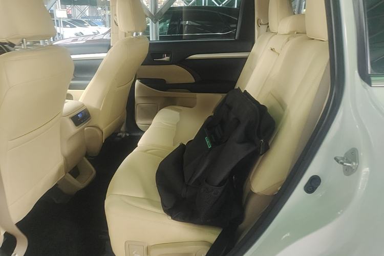 Used Toyota Highlander 2015 2.0T Four-Wheel Drive Luxury Edition 7-Seater Left Rear Seat