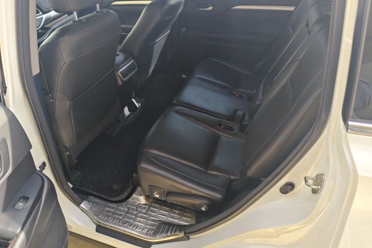 Used Toyota Highlander 2015 2.0T Four-Wheel Drive Luxury Edition 7-Seater Left Rear Seat
