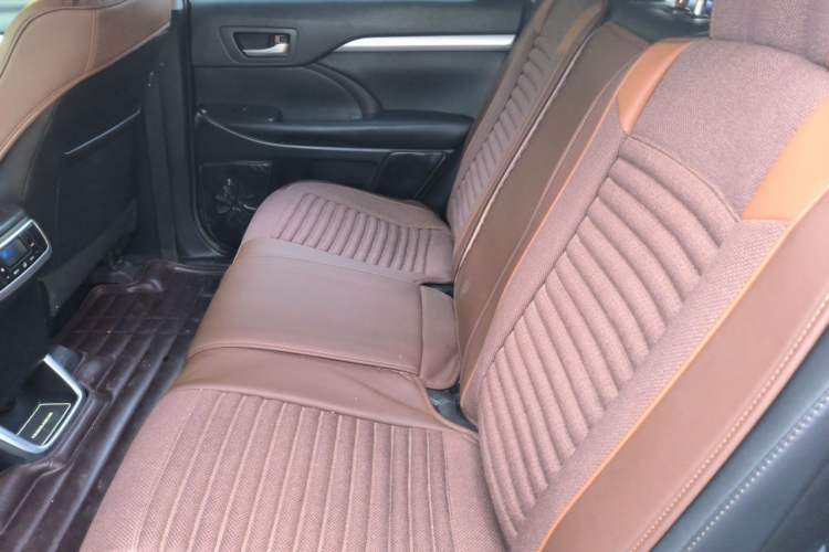 Used Toyota Highlander 2015 2.0T Four-Wheel Drive Luxury Edition 7-Seater Left Rear Seat