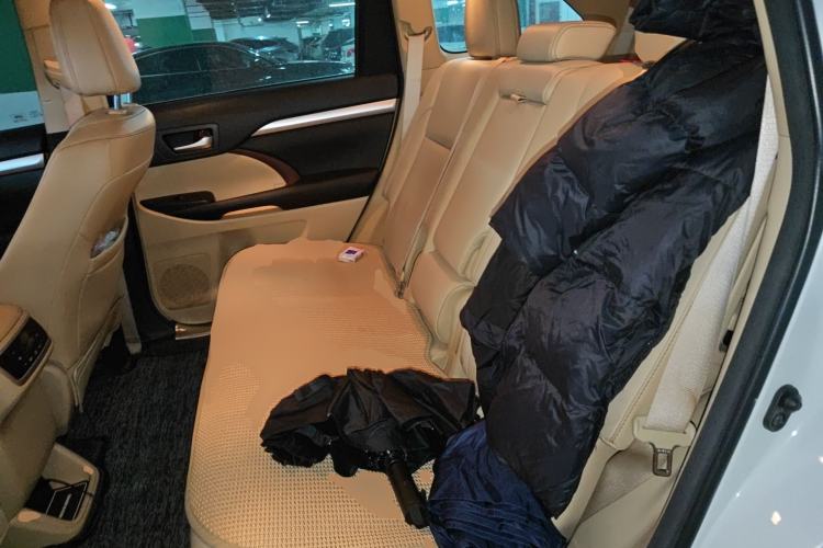 Used Toyota Highlander 2015 2.0T Four-Wheel Drive Luxury Edition 7-Seater Left Rear Seat