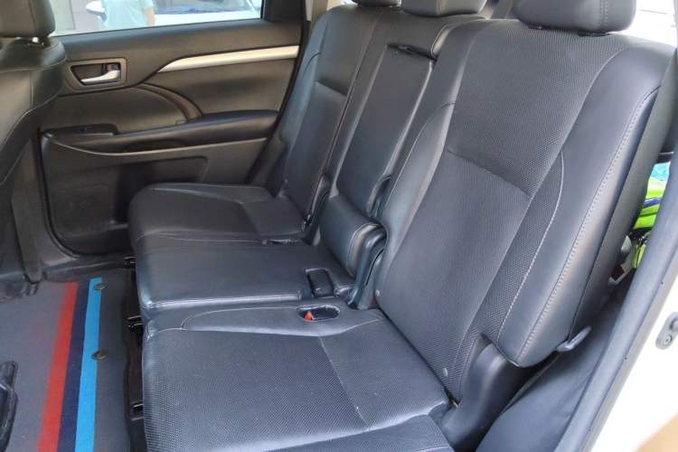 Used Toyota Highlander 2015 2.0T Four-Wheel Drive Luxury Edition 7-Seater Left Rear Seat