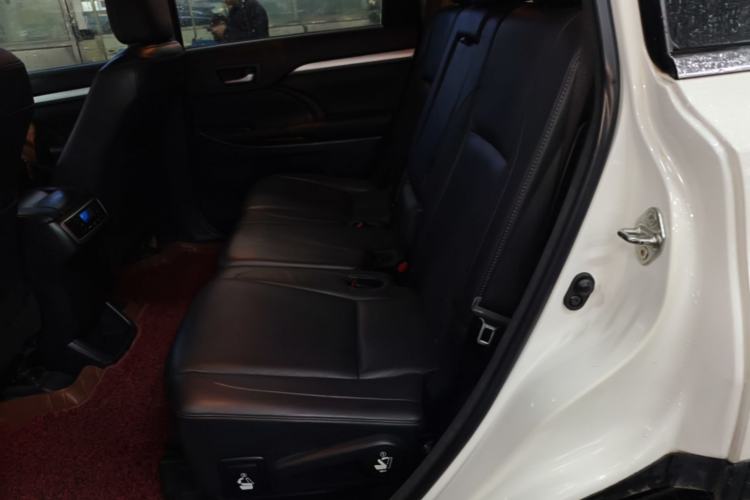 Used Toyota Highlander 2015 2.0T Four-Wheel Drive Luxury Edition 7-Seater Left Rear Seat