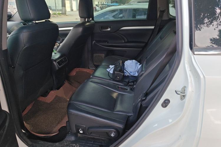 Used Toyota Highlander 2015 2.0T Four-Wheel Drive Luxury Edition 7-Seater Left Rear Seat