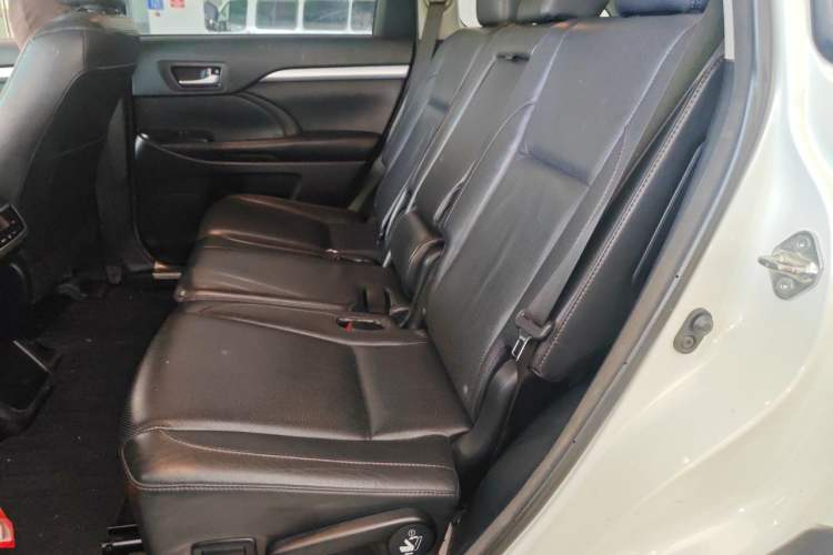 Used Toyota Highlander 2015 2.0T Four-Wheel Drive Luxury Edition 7-Seater Left Rear Seat