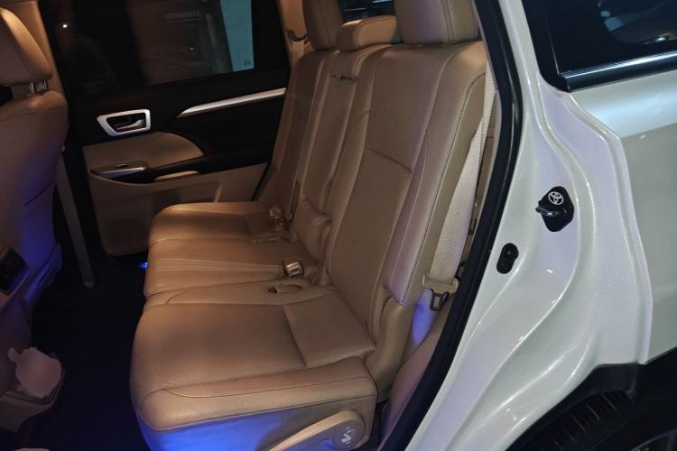 Used Toyota Highlander 2015 3.5L 4x4 Luxury Edition 7-seater Left Rear Seat