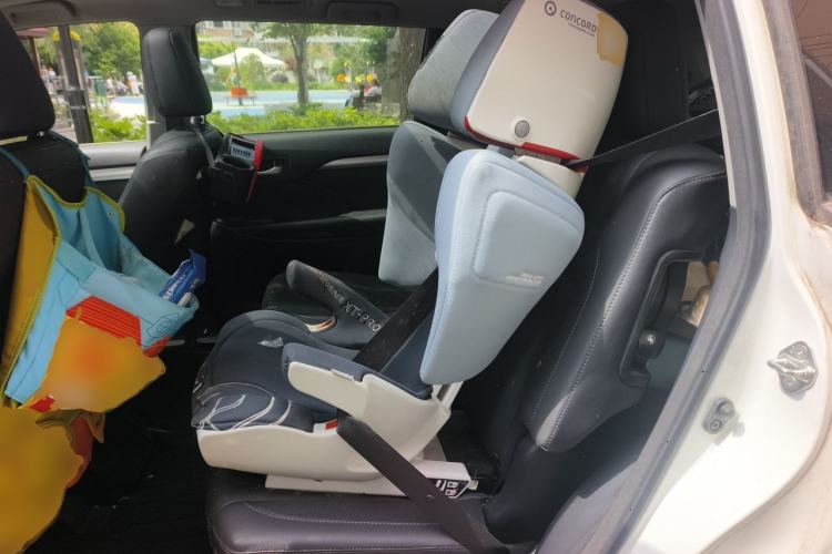 Used Toyota Highlander 2015 2.0T Two-Wheel Drive Luxury Edition 7 Seats Left Rear Seat