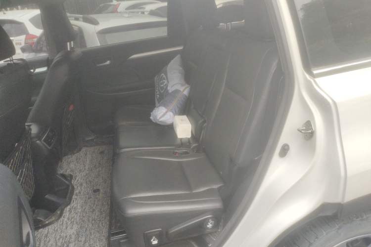 Used Toyota Highlander 2015 2.0T Four-Wheel Drive Luxury Edition 7-Seater Left Rear Seat